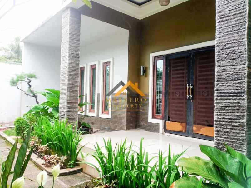 dijual rumah jalan penegak lingkungan 1