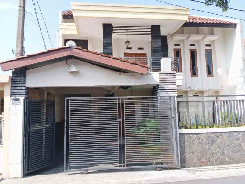 dijual rumah jalan permana