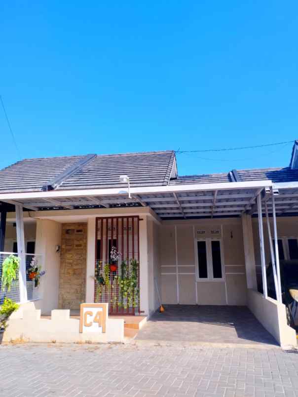 dijual rumah jalan pleret