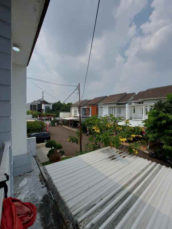 dijual rumah jalan raya bintaro sektor