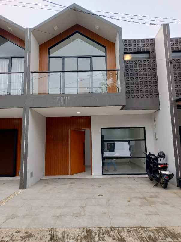dijual rumah jalan raya cilandak kko