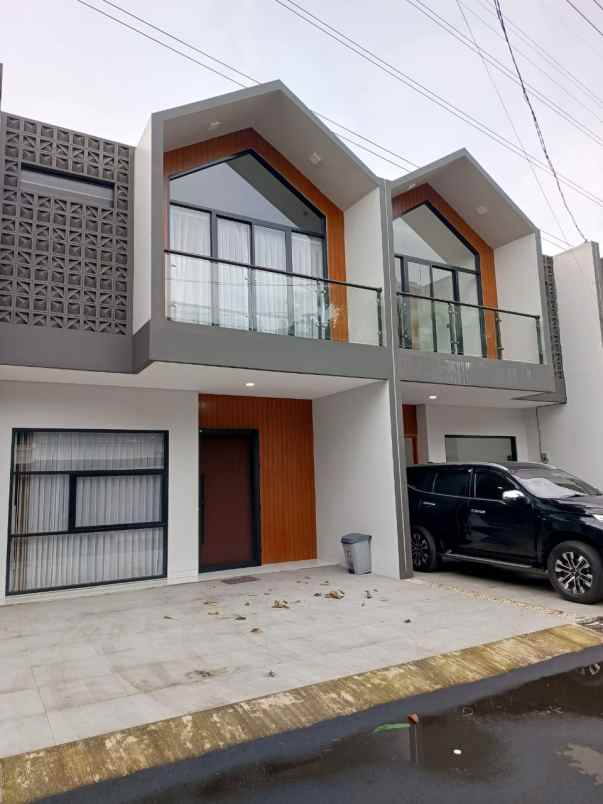 dijual rumah jalan raya cilandak kko