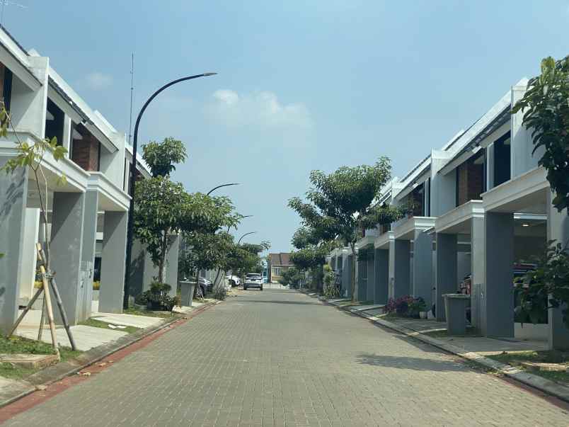 dijual rumah jalan raya cimanggis