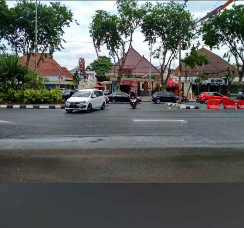 dijual rumah jalan raya darmo
