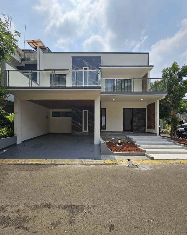 dijual rumah jalan raya komplek bintaro