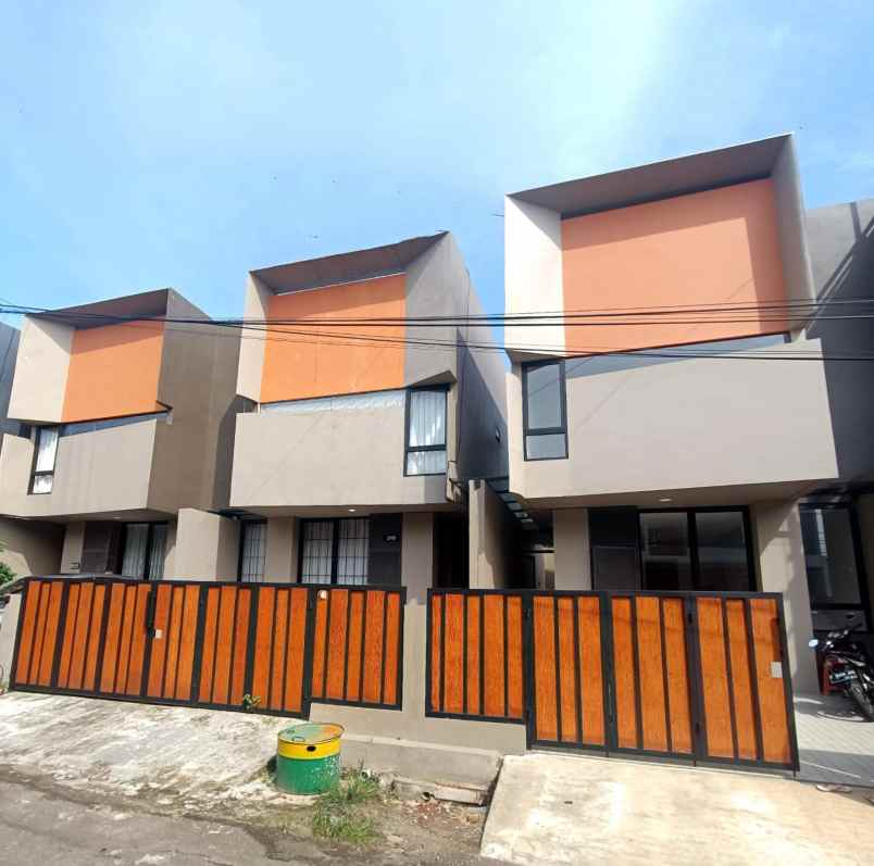 dijual rumah jalan raya pondok cabe ciputat