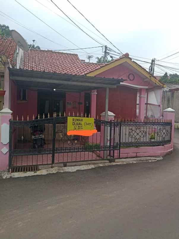 dijual rumah jalan raya sawangan