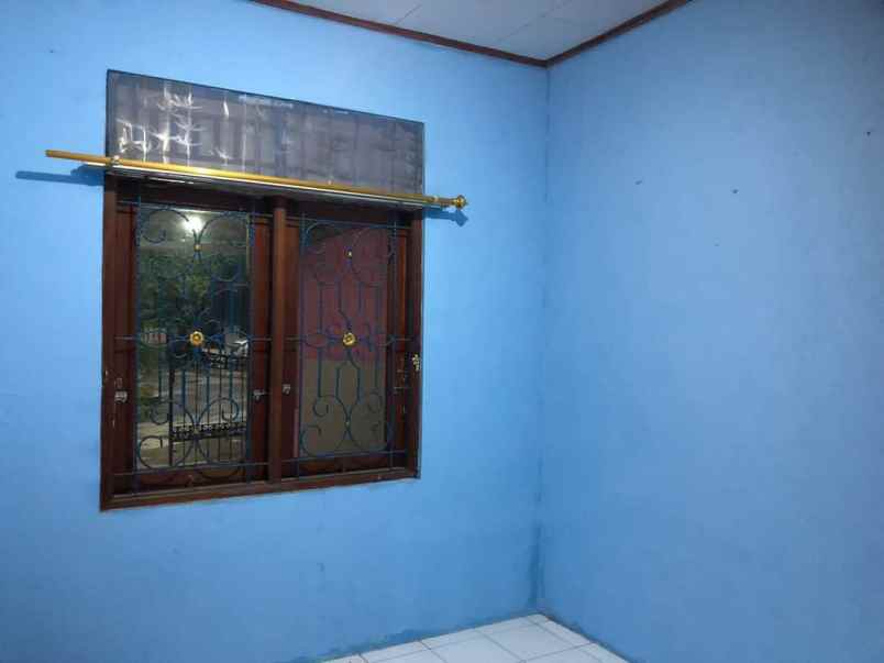 dijual rumah jalan raya sawangan