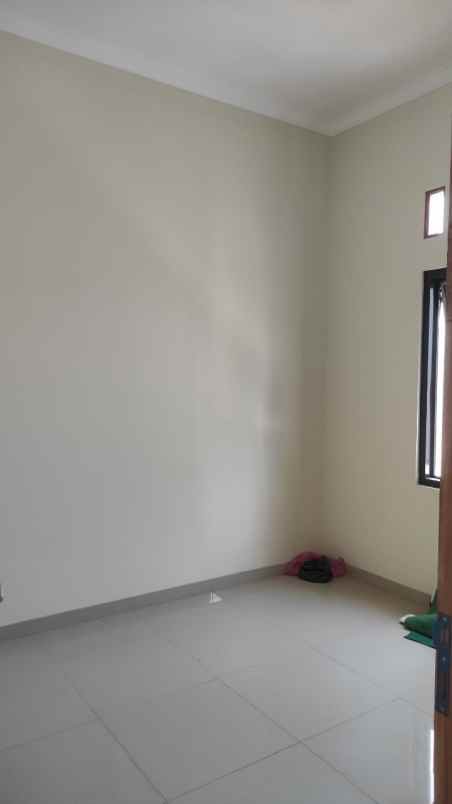 dijual rumah jalan swadaya duren sawit