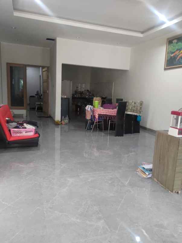 dijual rumah jalan taman pondok indah