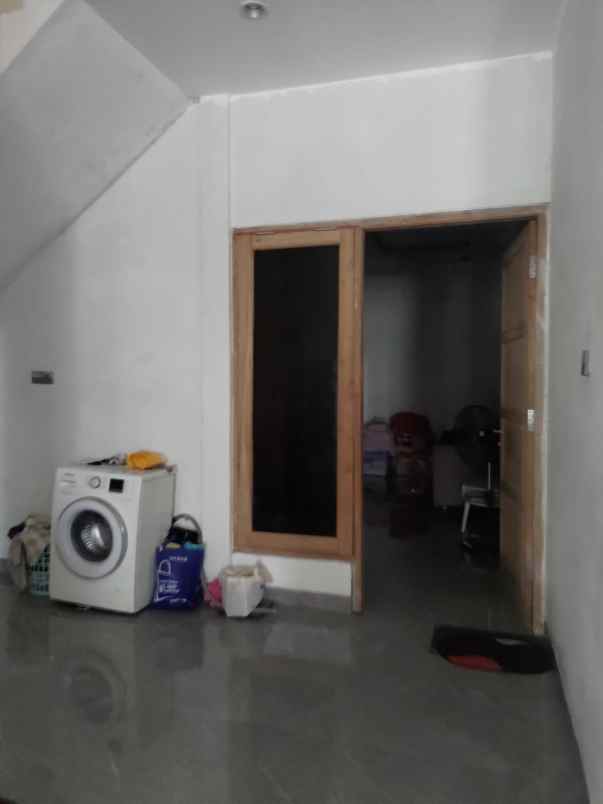 dijual rumah jalan taman pondok indah