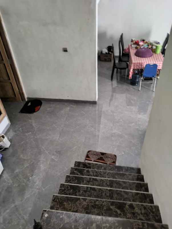 dijual rumah jalan taman pondok indah