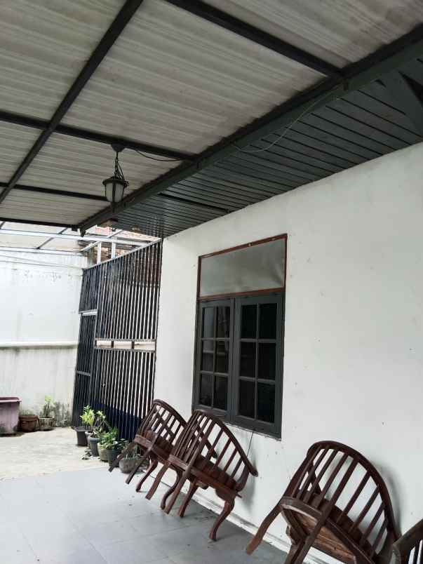 dijual rumah jalan tuanku tambusai