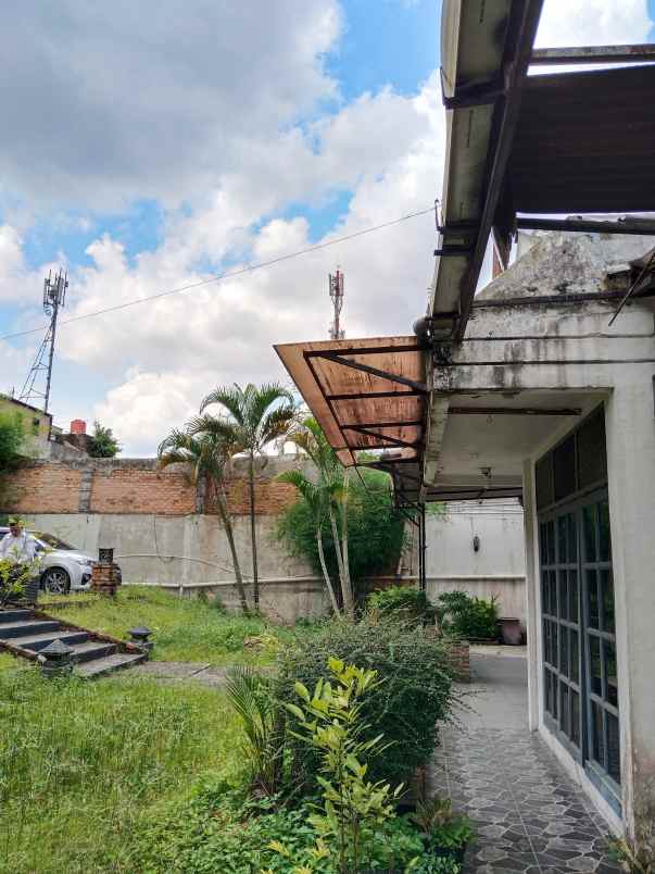 dijual rumah jalan tuanku tambusai