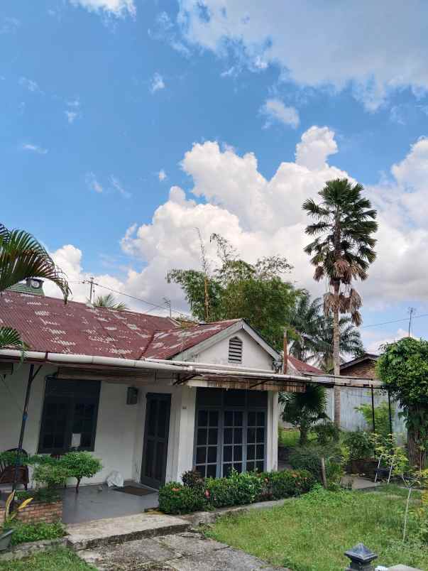 dijual rumah jalan tuanku tambusai