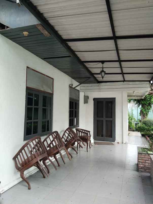 dijual rumah jalan tuanku tambusai