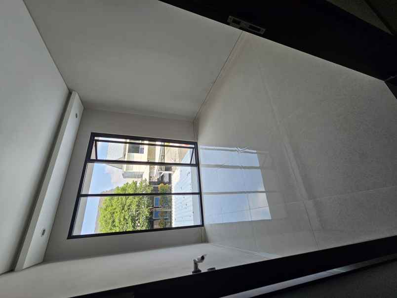 dijual rumah jalan woodland