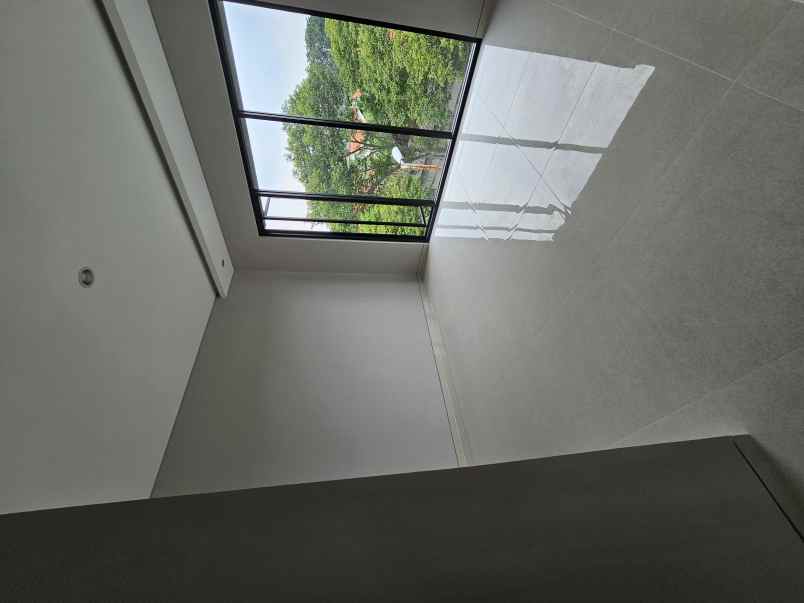 dijual rumah jalan woodland