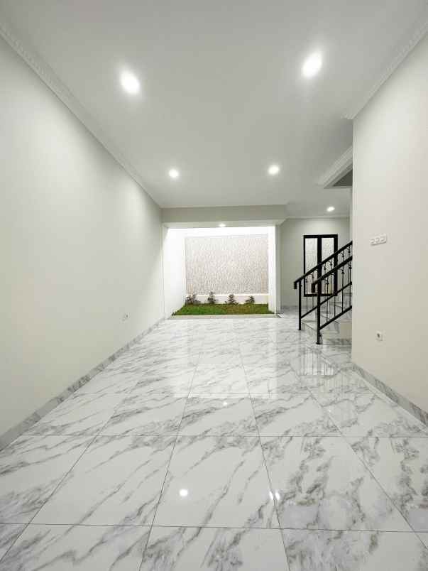 dijual rumah jatibening