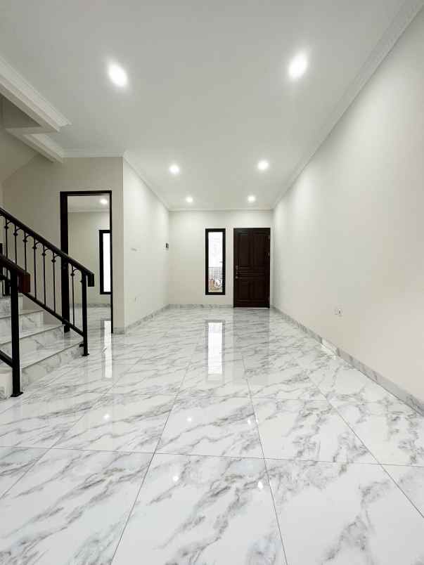 dijual rumah jatibening