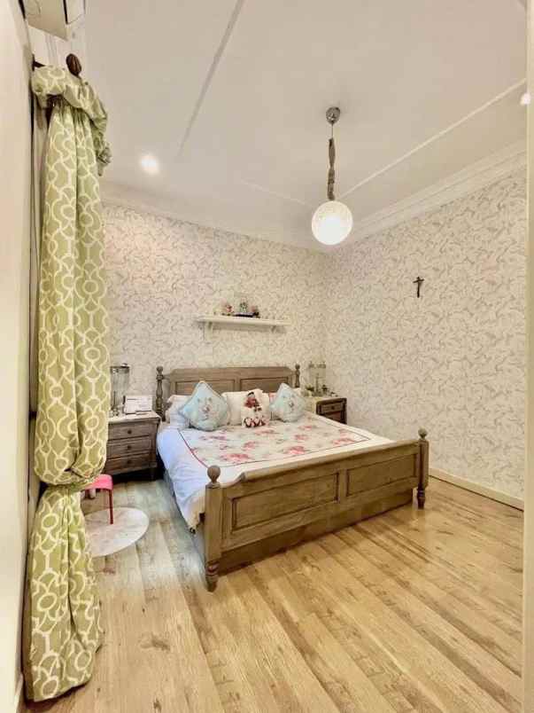 dijual rumah jemursari regency