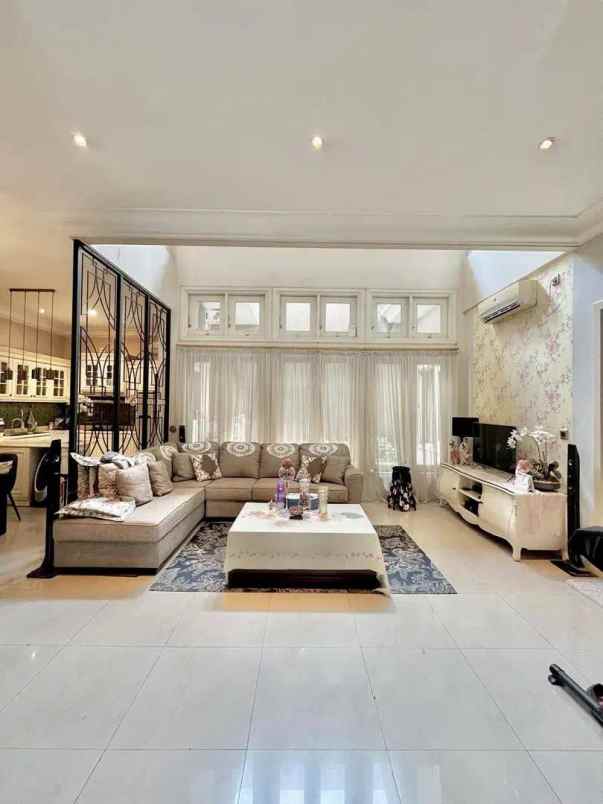 dijual rumah jemursari regency