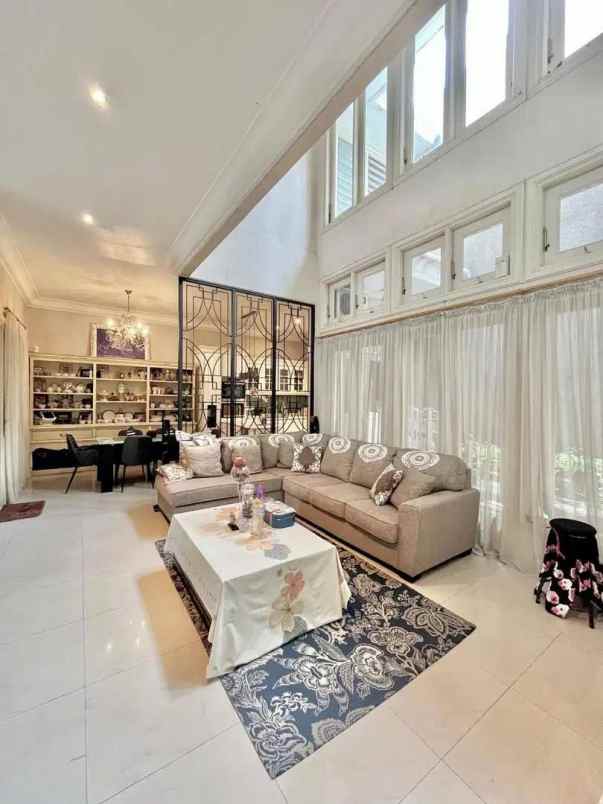 dijual rumah jemursari regency