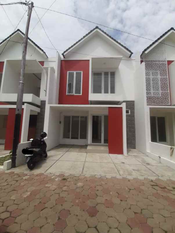 dijual rumah jl al hidayah