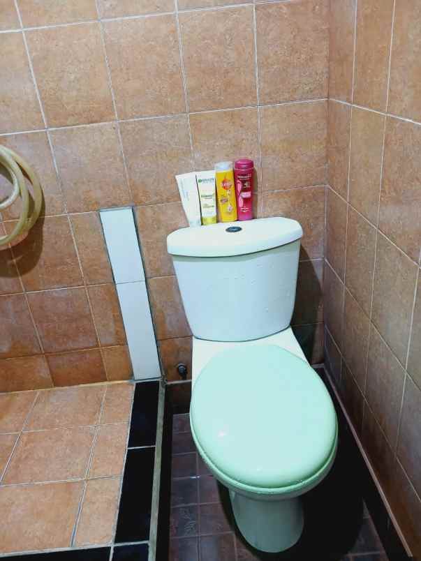 dijual rumah jl benda barat pamulang