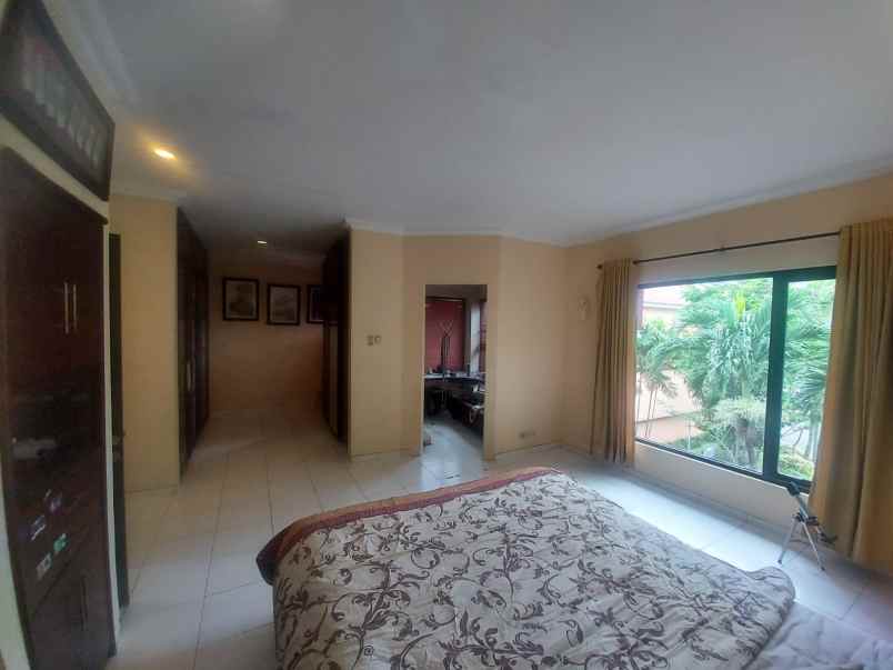 dijual rumah jl caman raya rt 007 rw