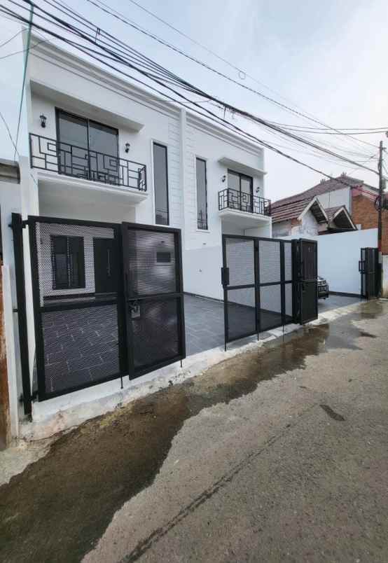 dijual rumah jl cipayung raya kec