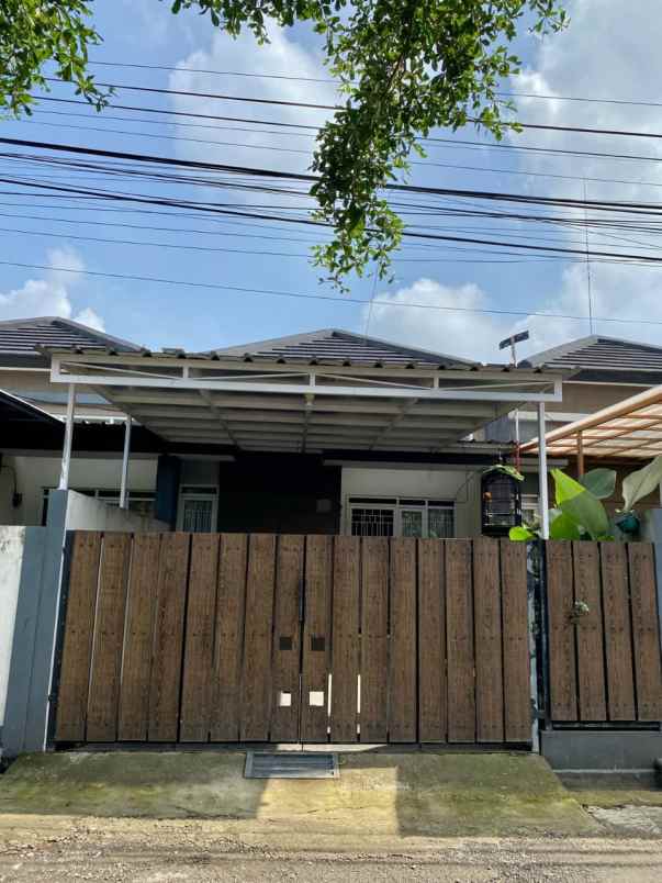 dijual rumah jl cisaranten kulon