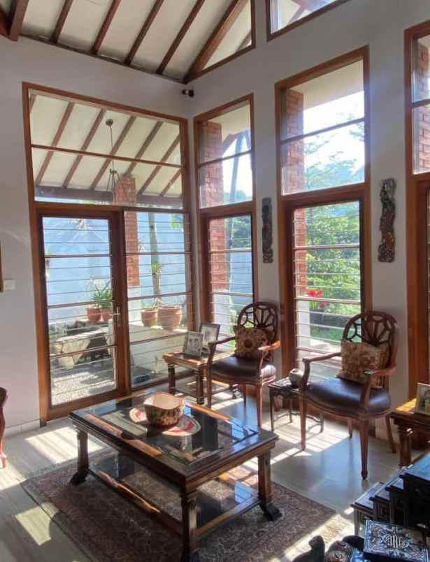 dijual rumah jl dalem wangi dago