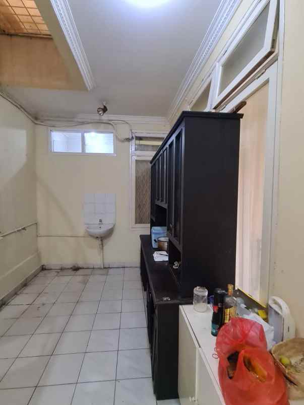 dijual rumah jl eramas 2000 pulogebang