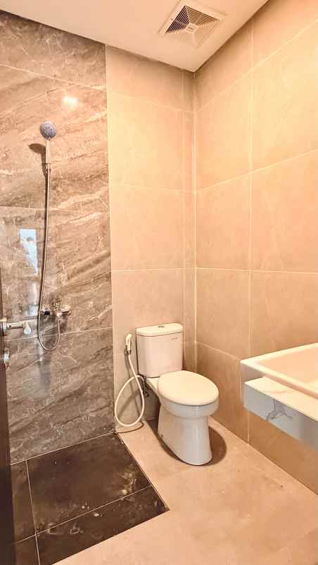 dijual rumah jl galur limo