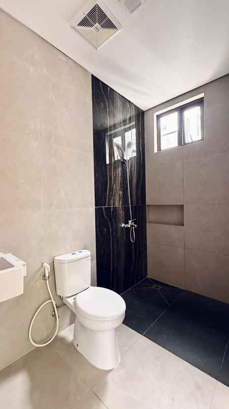 dijual rumah jl galur limo