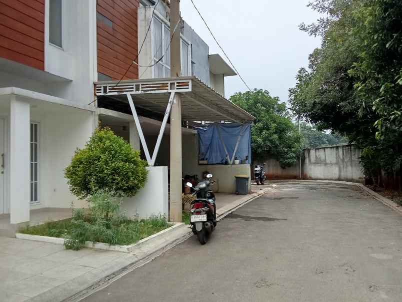 dijual rumah jl h ipin lebak bulus