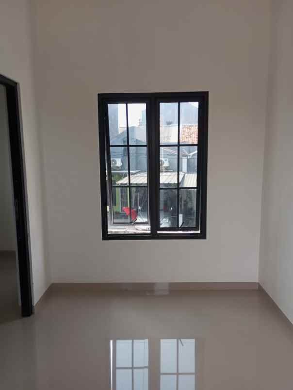 dijual rumah jl kalisari raya pasar