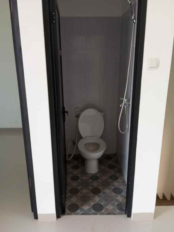 dijual rumah jl kalisari raya pasar