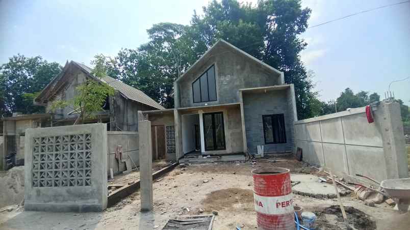 dijual rumah jl kaliurang km 12 5