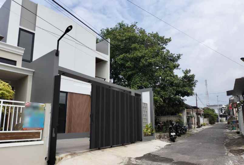 dijual rumah jl kaliurang km 13