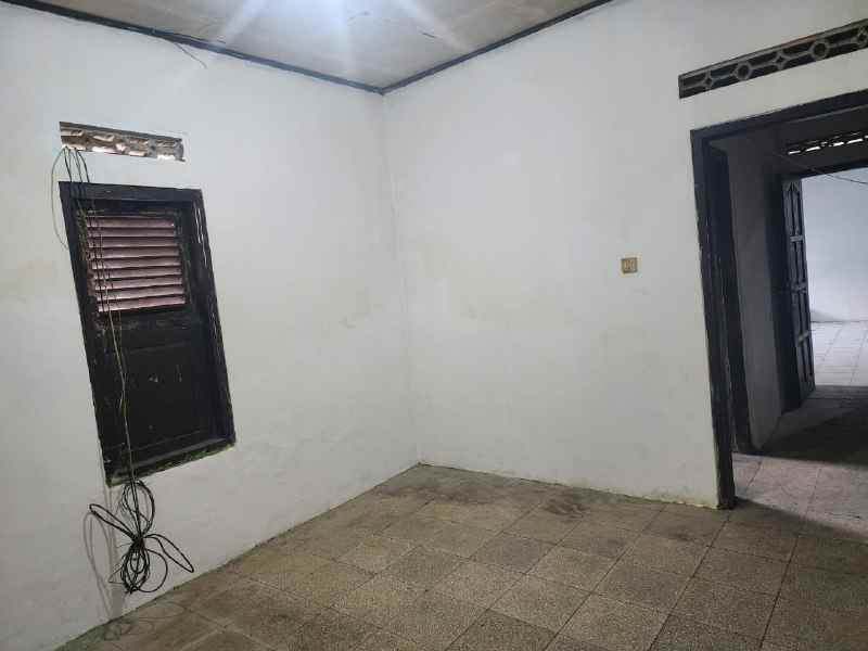 dijual rumah jl kapt darmo sugondo