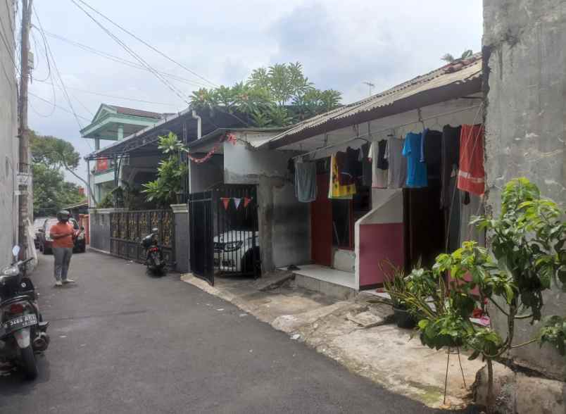 dijual rumah jl karya utama 2 srengseng