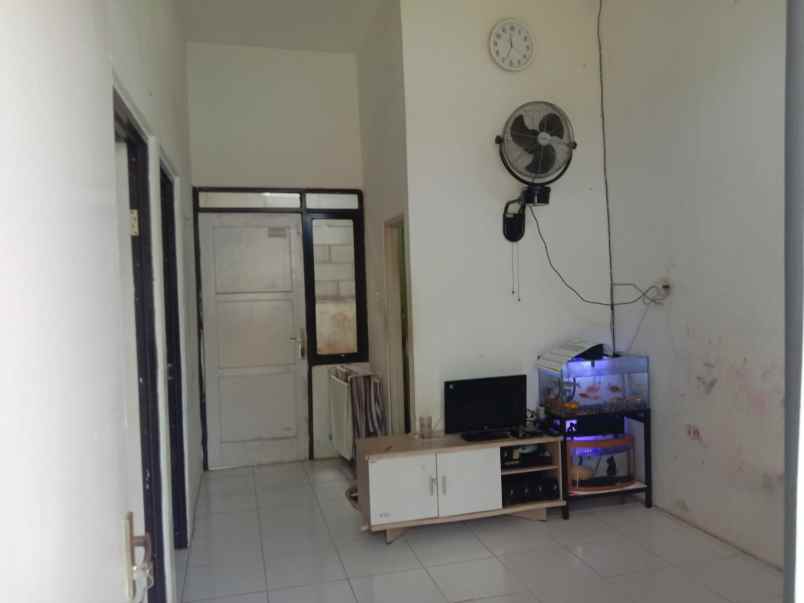 dijual rumah jl kencana cilebut