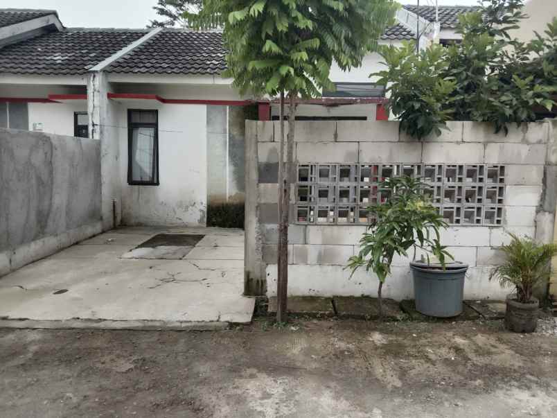 dijual rumah jl kencana cilebut