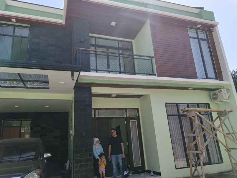 dijual rumah jl kepatihan keniten