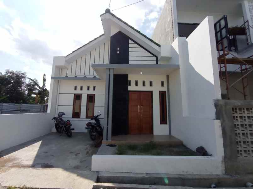 dijual rumah jl klaten jatinom