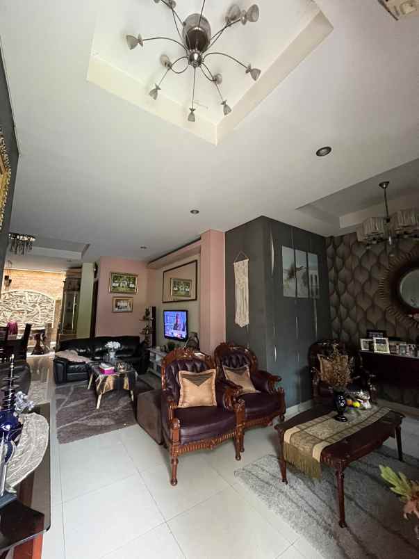 dijual rumah jl komplek tanjung mas