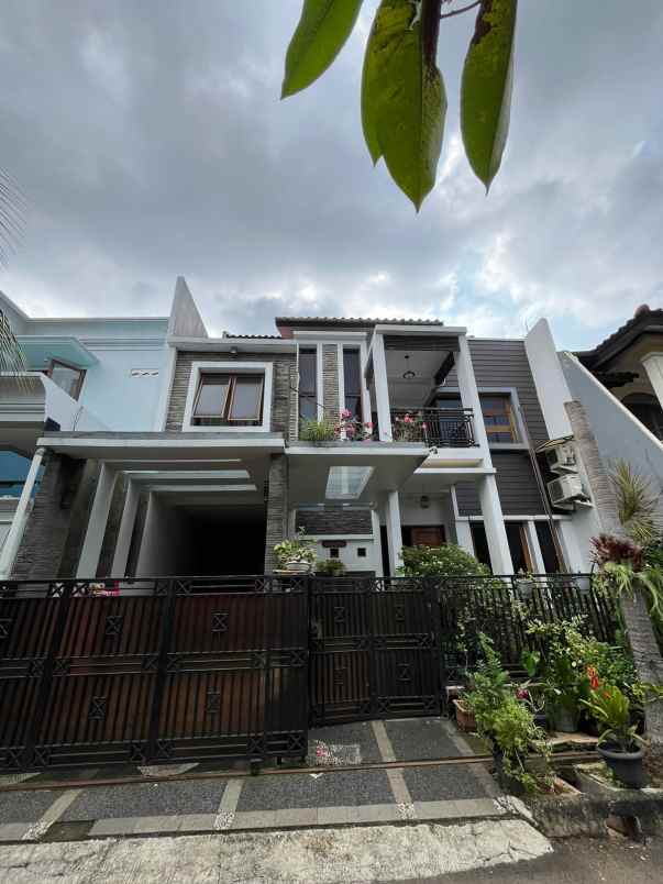 dijual rumah jl komplek tanjung mas