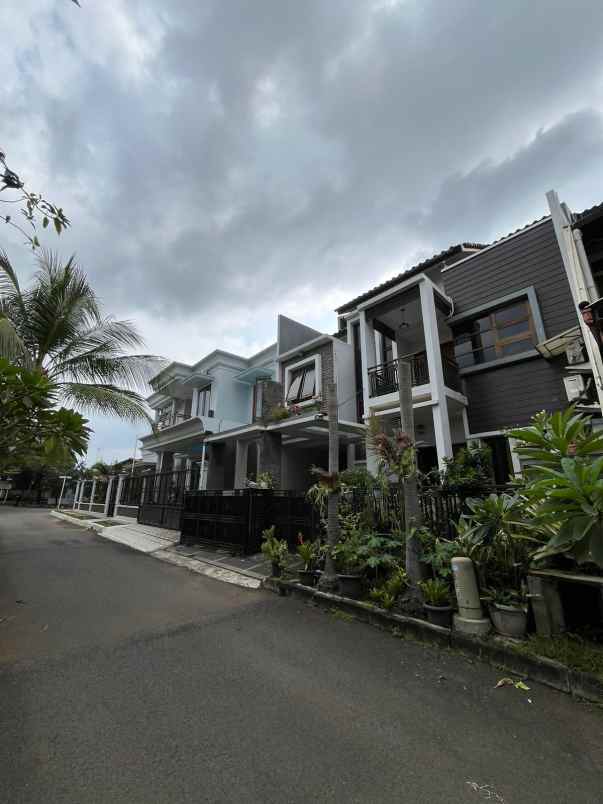 dijual rumah jl komplek tanjung mas